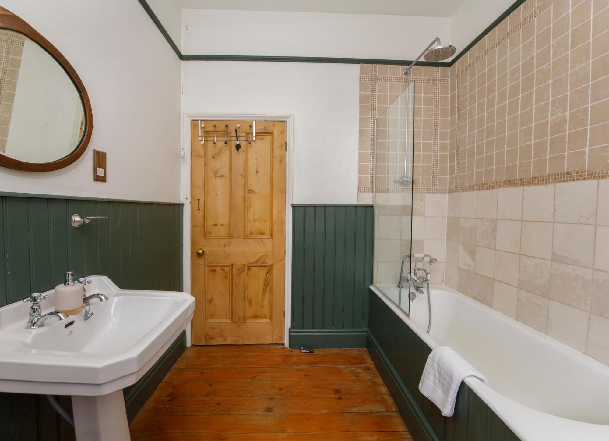 Holiday home Minster House - Group Hot Tub