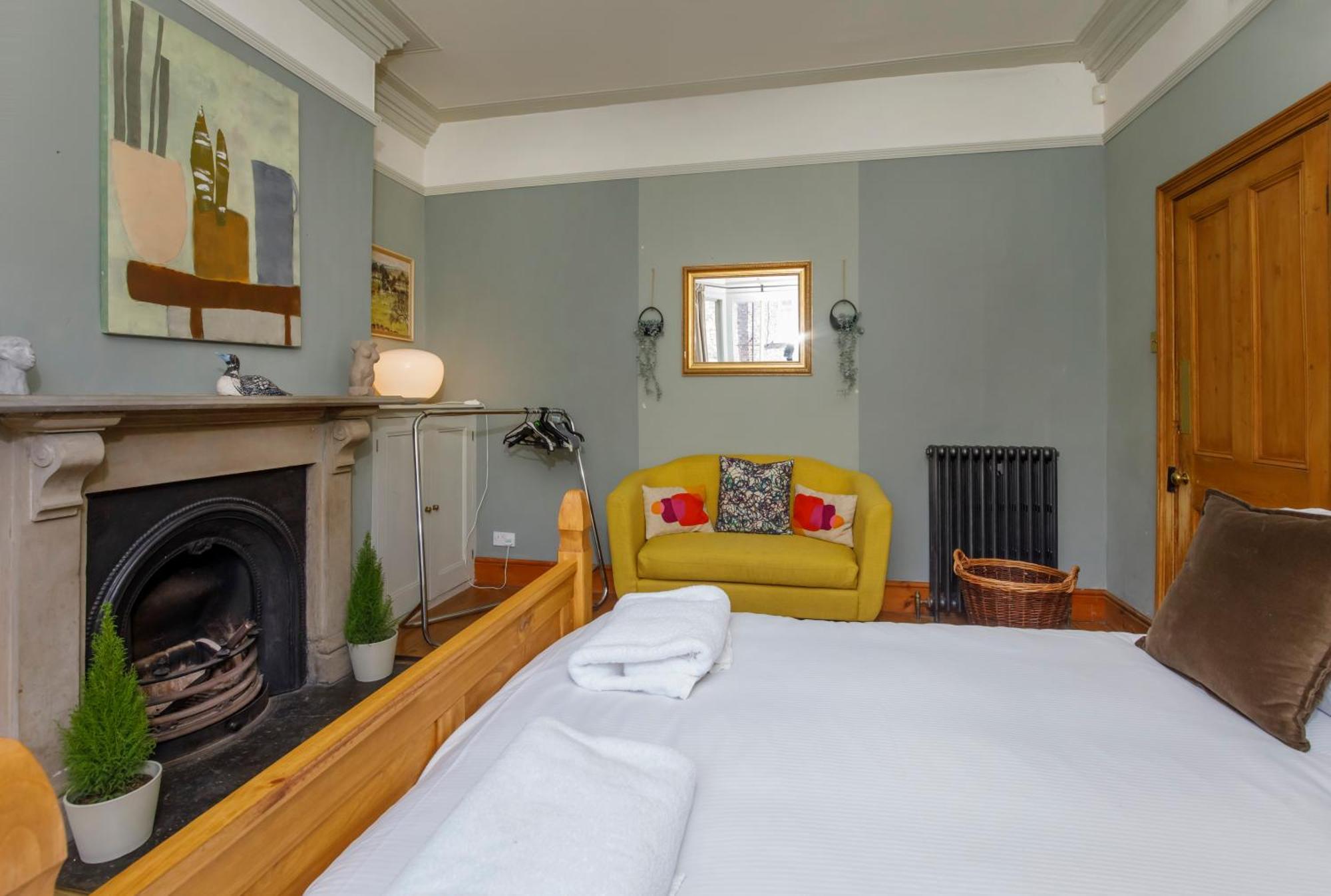 Minster House - Group Hot Tub Holiday home York